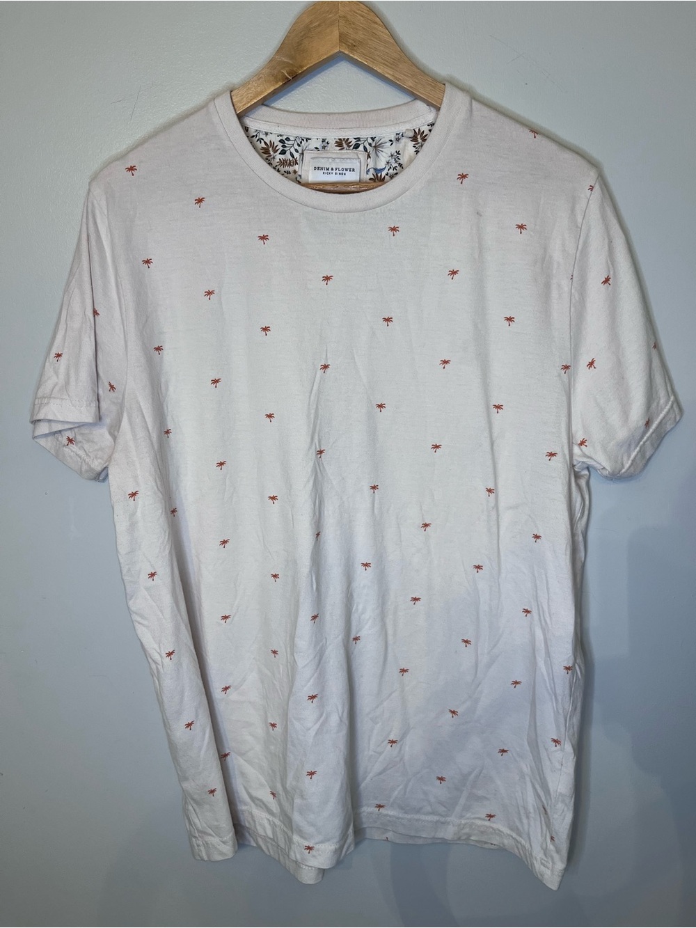 Denim & Flower Cream Short-Sleeve Tee with Small Red Palm Motif